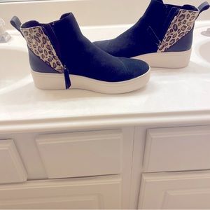 TOMS Jamie black sneakers with leopard print